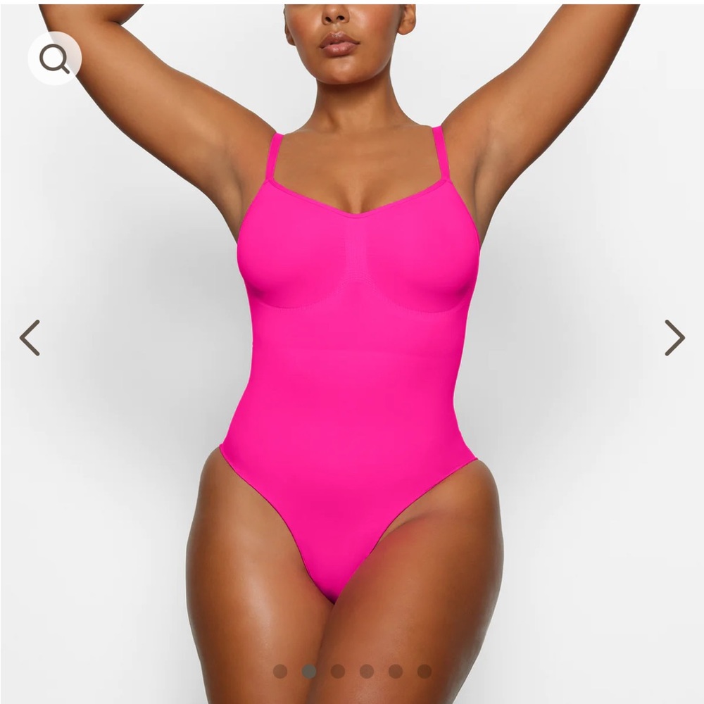 NWT SKIMS sculpting bodysuit with snaps hot pink